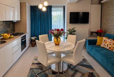 Apartament cu 2 camere semidecomandat, mobilat în Central