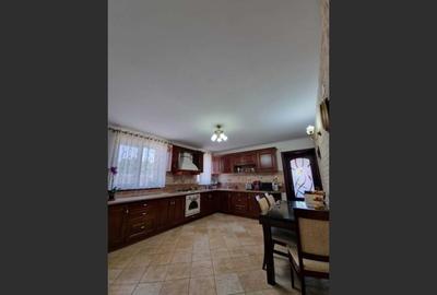 Casă cu 4 camere cu Garaj în Costești - 5