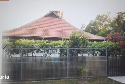 Casă cu 3 camere cu Teren 110 Mp în Podeni - 1
