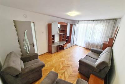 Apartament cu 3 camere decomandat, mobilat în Craiter