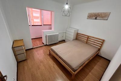 Apartament cu 3 camere decomandat în Dristor