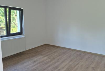 Casă cu 3 camere în Mărgineni