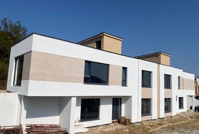 Duplex cu 4 camere cu Teren 280 Mp în Florești - 1