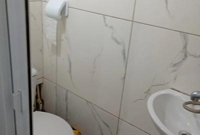 Garsonieră decomandată în Podul de Piatră