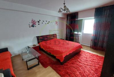 Garsonieră decomandată, mobilată în Ultracentral