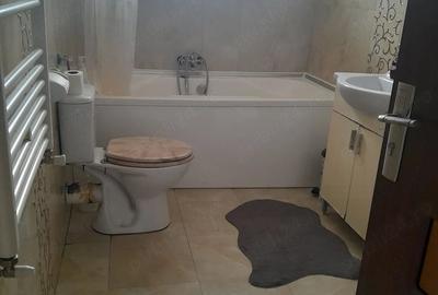 Apartament cu 3 camere semidecomandat în Florești - 3
