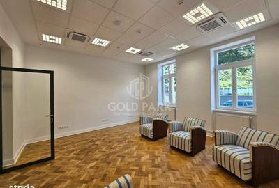 Spațiu comercial, de 350 mp, în Central