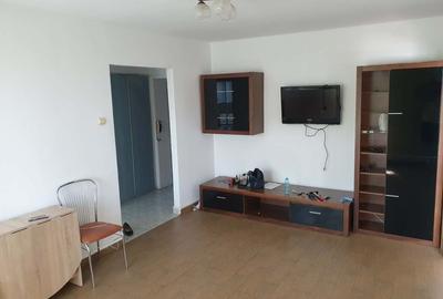Apartament cu 2 camere semidecomandat în Grivița - 1