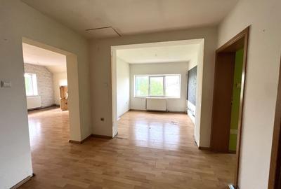 Casă individuală cu 7 camere cu Canalizare în Lidia - 3