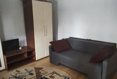Garsonieră decomandată în Central