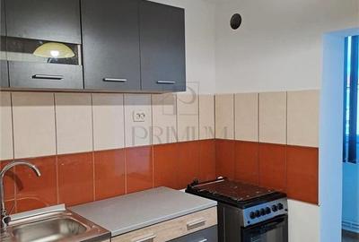 Apartament cu 3 camere decomandat în Steaua