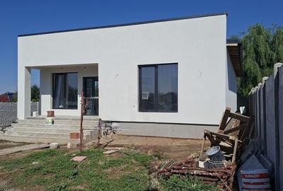 Casă cu 3 camere cu Teren 447 Mp în Central