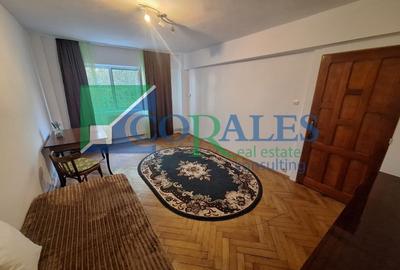 Apartament cu 3 camere decomandat, mobilat în Aradului