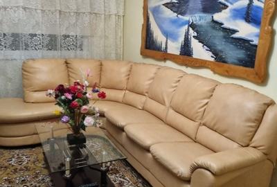 Apartament cu 3 camere decomandat în Cetate