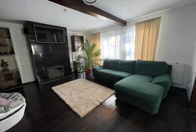 Casă cu 4 camere în Cantacuzino