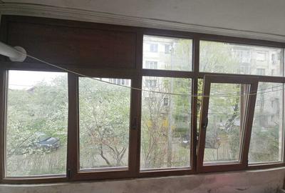 Apartament cu 3 camere semidecomandat în Central - 1