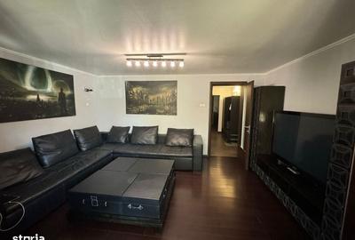 Apartament cu 3 camere decomandat în Cornișa