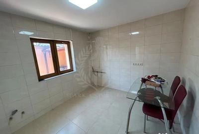 Casă cu 3 camere cu Teren 165 Mp în Central