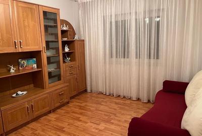 Apartament cu 3 camere decomandat în Est - 1