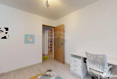 Apartament cu 3 camere semidecomandat în Centrul Istoric