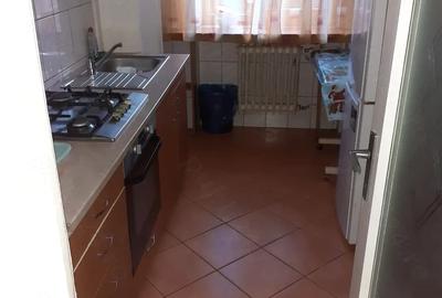 Apartament cu 4 camere decomandat în Central - 1