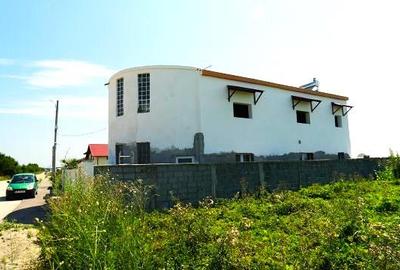 Casă cu 4 camere cu Teren 620 Mp în Exterior Sud