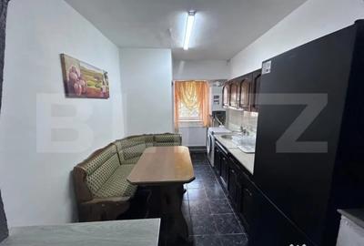 Apartament cu 3 camere semidecomandat în Central