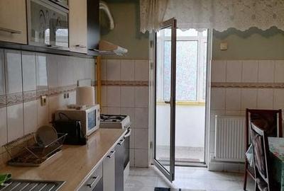 Apartament cu 2 camere decomandat în 9 Mai