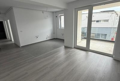 Apartament cu 3 camere decomandat în Colentina