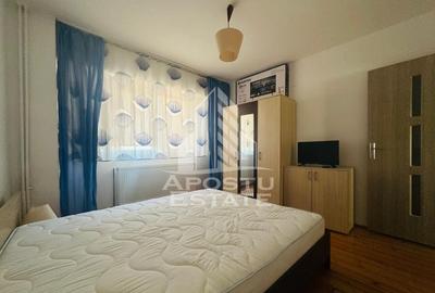 Apartament cu 2 camere semidecomandat, mobilat în Intim