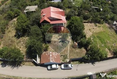 Casă cu 7 camere cu Teren 2600 Mp în Bulbucata