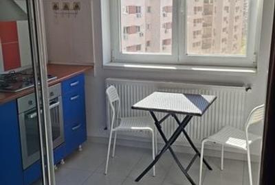 Garsonieră în Titan