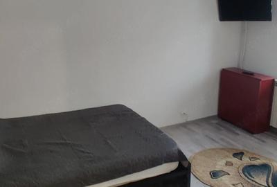 Garsonieră decomandată în Traian - 3
