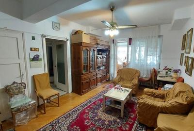 Apartament cu 3 camere semidecomandat în Grivița - 1