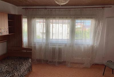 Apartament cu 2 camere decomandat în Steaua
