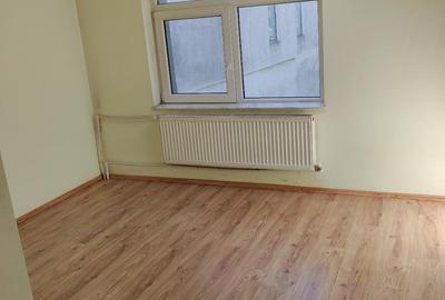 Casă individuală cu 5 camere cu Canalizare în Abator - 4