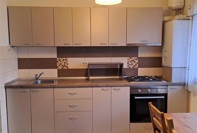 Apartament cu 4 camere decomandat în Central - 1