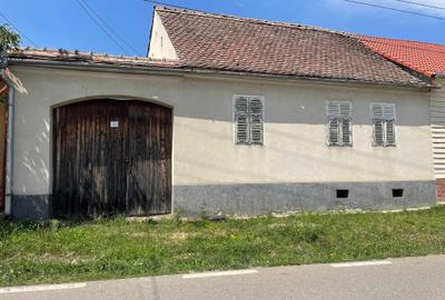 Casă cu 3 camere în Pianu