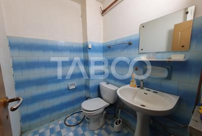 Apartament cu 3 camere decomandat, mobilat în Făgăraș - 11