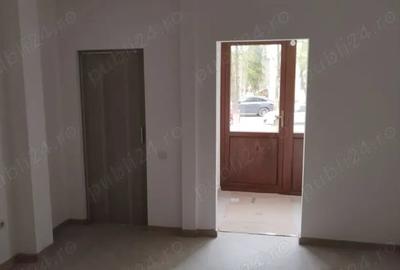 Spațiu comercial, de 36 mp, în Central - 6