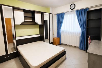 Apartament cu 3 camere decomandat în Păcii
