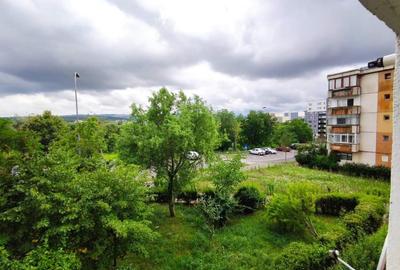 Apartament cu 2 camere decomandat în Între Lacuri - 1