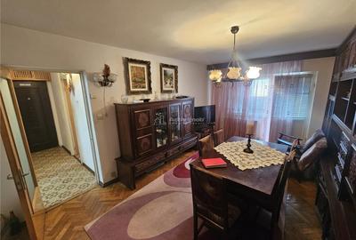 Apartament cu 4 camere decomandat în Central
