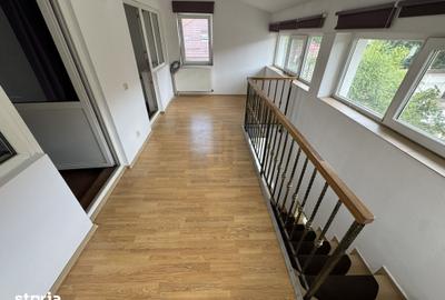 Casă cu 7 camere cu Teren 268 Mp în Regie