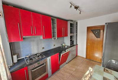 Apartament cu 4 camere semidecomandat, mobilat în Lizeanu - 3