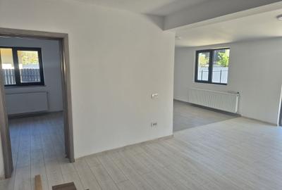 Casă cu 3 camere în Traian - 6