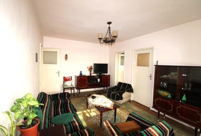 Apartament cu 3 camere semidecomandat în Micro 19 - 1