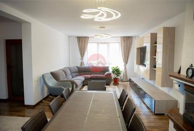 Casă cu 8 camere cu Teren 555 Mp în Lazu