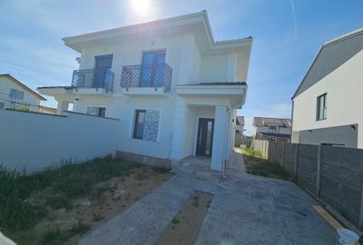 Duplex cu 3 camere cu Canalizare în Moșnița Nouă - 1