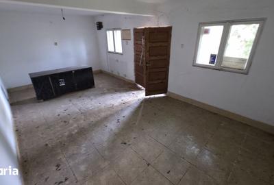 Casă cu 6 camere cu Teren 1444 Mp în Central - 16